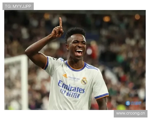 马丁内利与维尼修斯：巴西边锋成长路径与早期发展对比分析