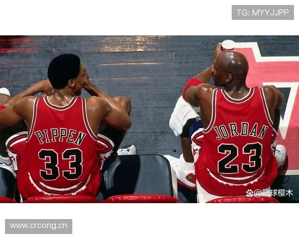 斯科蒂·皮蓬的无球切入为乔丹拉开空间提升终结效率