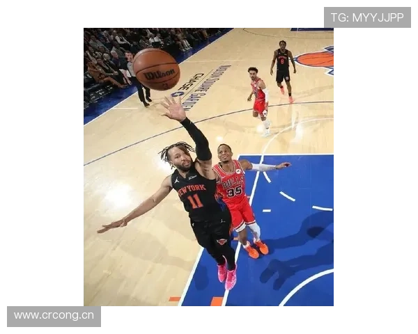 杰伦·布伦森突破创造高效得分拉开与对手控卫差距